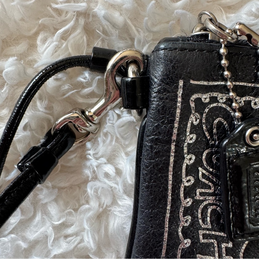 Coach Vintage Poppy Black And Silver Wristlet - Picture 7 of 10